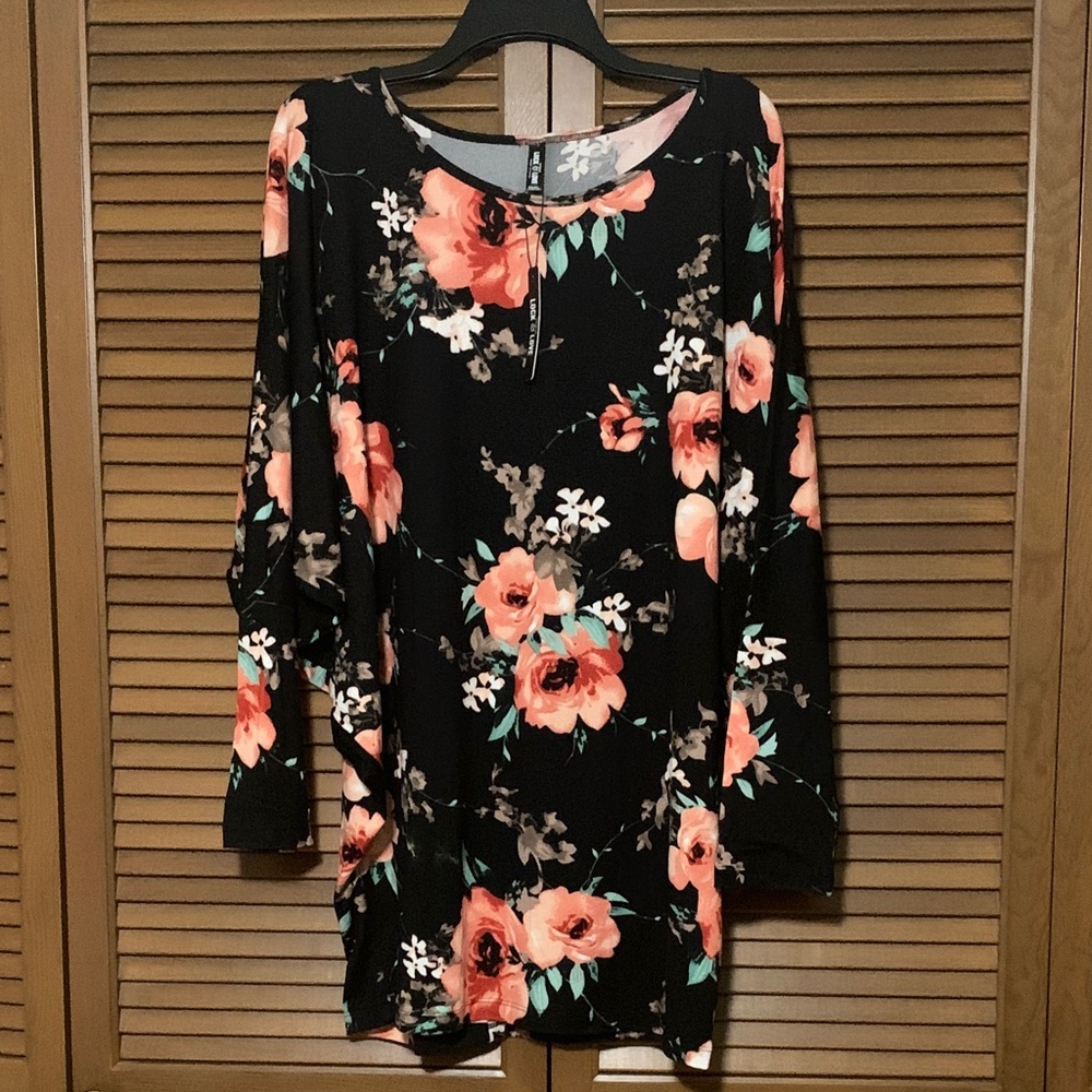 NWT Lock & Love Oversized Soft Floral Top 3/4 Sleeve XXXL